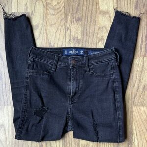Hollister Distressed Black Curvy High-Rise Crop Jean Legging
